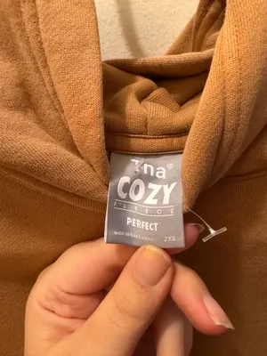 Aritzia (2xs) TNA cozy hoddie thumbnail 5