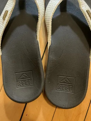 Reef Star Cushion White Metallic Strap and Brown Flip Flops Size 9 thumbnail 3