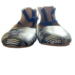 Monkey Feet woman’s Serve and Protect flats Size 9.5 thumbnail 6