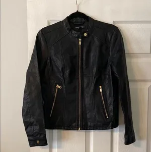 Baccini Faux Leather Black Women's Jacket size S excellent condition length 23” thumbnail 1