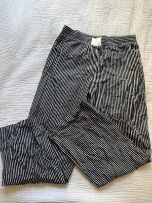 Lioness Pants thumbnail 1