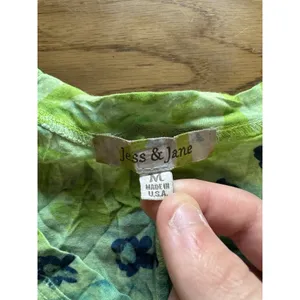 Jess & Jane Shirt Women Size Medium Asymmetrical Green Floral Lightweight‎ Beach thumbnail 3