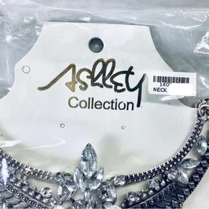 Ashley Collection Necklace Silver thumbnail 4