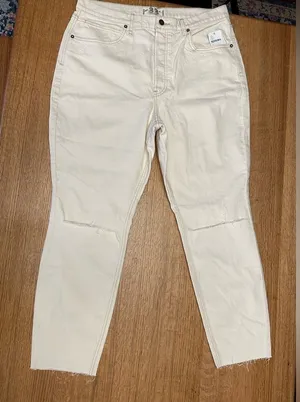 We The Free People NWT CRVY ivory raw hem cropped button fly denim size 33, 17” thumbnail 1