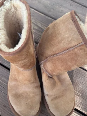 UGG Australia Classic Short Chestnut Sheepskin Boots Women’s Winter Boots thumbnail 5