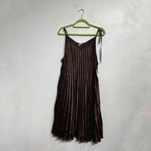 Annabelle Brown Satin Pleated Tie Strap Midi Dress Sz L NWT thumbnail 2