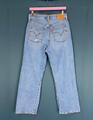 Levi's Ribcage Straight Ankle Jeans thumbnail 5
