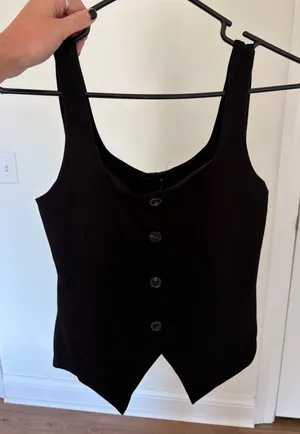Black button tank top thumbnail 1