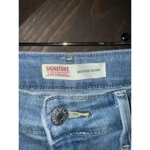 Levi Womens Jeans 10 M Levi's‎ Strauss Signature Mid Rise Skinny 30 X 30 thumbnail 2