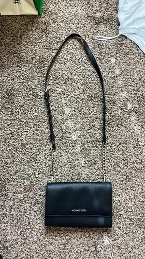 Michael Kors Purse thumbnail 4
