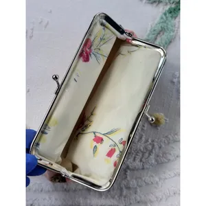 Home-X Pink Floral Canvas Kiss Lock Frame Coin Purse Clutch Bag Rose‎ Print thumbnail 7
