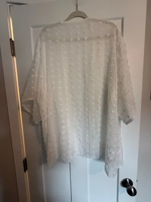 White polka dot Size XL thumbnail 2