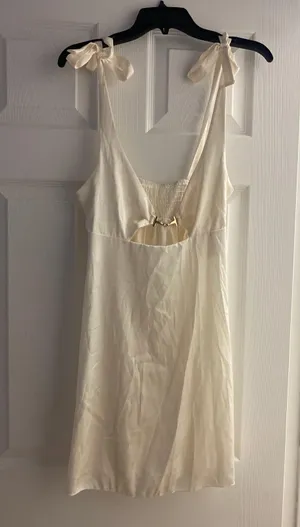 Dress thumbnail 1