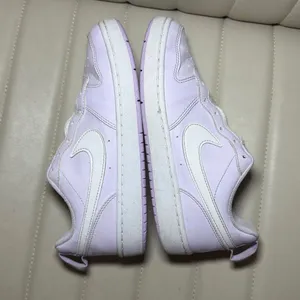 Nike Women's Purple and White Trainers thumbnail 6