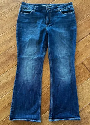 Wrangler Boot Cut Jeans Womens 17/32 Mid Rise Medium Wash Denim Coastal Cowgirl thumbnail 1