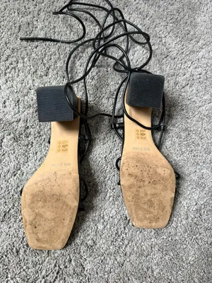 Heels Black Size 8 thumbnail 3