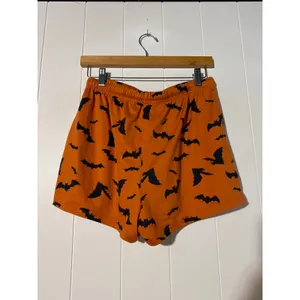 Rae Dunn Halloween Bats Lounge Sleeps Shorts Women's Size M Orange Drawstring thumbnail 4