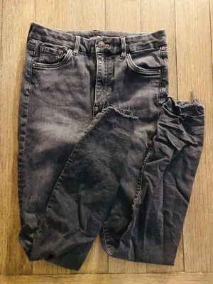 H&M High Waisted Jeans thumbnail 1