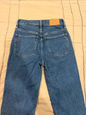 Madewell Straight Leg Jeans in Denim Blue thumbnail 4