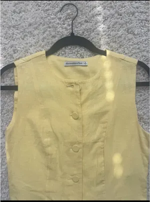 Linen vest button top thumbnail 2