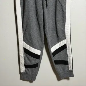 Pink‎ Victoria’s Secret Women Gray/White Joggers Sweatpants Cozy size L thumbnail 3