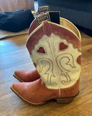 Vintage Justin Suede Heart Boots size 6.5 thumbnail 1