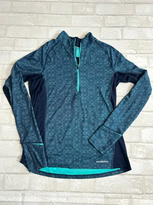 Patagonia Worn Wear All Weather Woman’s Blue Geo-Print Quarter-Zip Pullover thumbnail 2