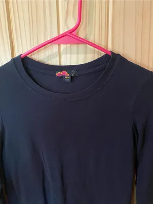 Forever 21 Black Long-Sleeve Crewneck Tee thumbnail 2