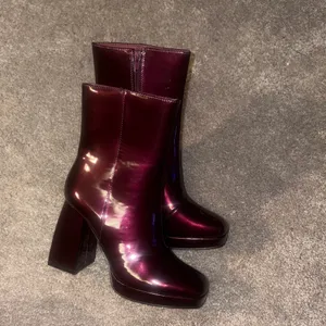 SHEIN liquid gloss cherry plum tall block healed boots size 8 new thumbnail 6