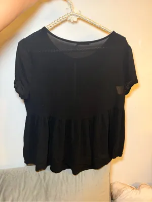 Kimchi Blue Size Medium Black Babydoll Top Short Sleeve Keyhole Front Blouse thumbnail 3