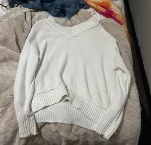 American Eagle Outfitters Ivory Cable-Knit V-Neck Sweater thumbnail 1