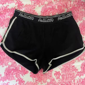 black hollister shorts thumbnail 1