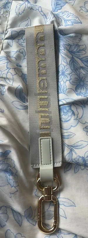 lululemon wristlet thumbnail 1