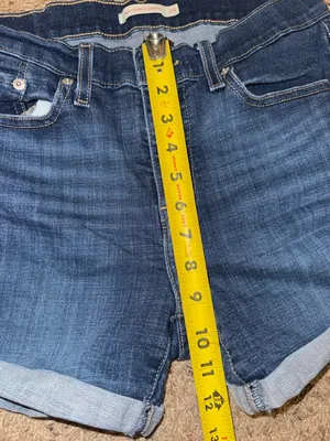 Levi’s Dark Wash Denim Roll-Cuff mid Length Shorts size 29 thumbnail 4