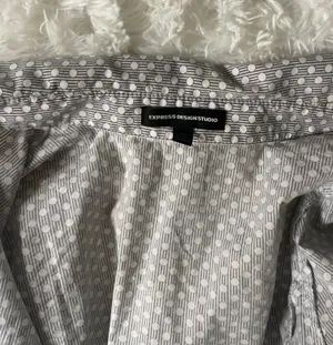 Light Colored Button Down Work Blouse XS thumbnail 4