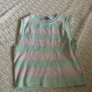 Zara Crop Top thumbnail 1
