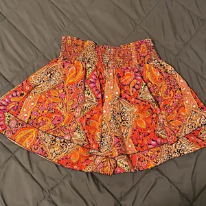 Set of 2 SHEIN CURVE Paisley Printed Flounced Layered Shorts Size 1XL thumbnail 10