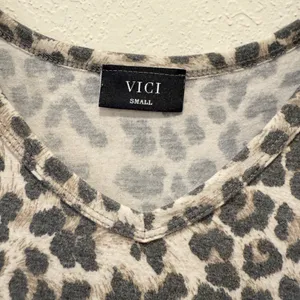 VICI Leopard‎ Print V-Neck Dress size Small thumbnail 5