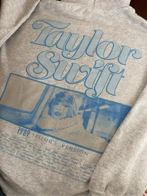 Taylor Swift 1989 Taylor’s Version Eras Tour Grey Hoodie Medium thumbnail 1