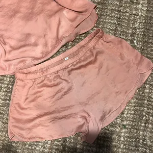 Lively Blush Pink Two Piece Satin Lounge Set Size Small thumbnail 5