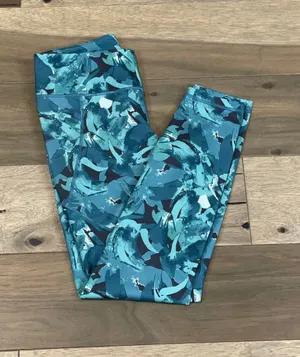 Patagonia Centered Crops Size M Jungle Tasmanian Teal Abstract Print Leggings thumbnail 1