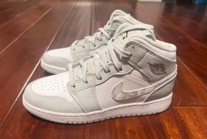 Air  1 mid thumbnail 1