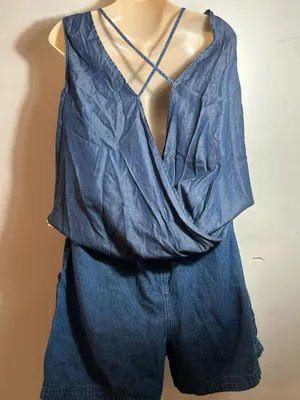 Miami Stylish women's denim set .Size L. $20. thumbnail 2
