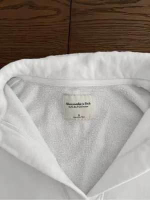 Abercrombie & Fitch White Long-Sleeve V-Notch Pullover thumbnail 2