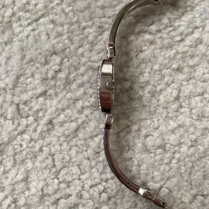 Women’s  Now watch thumbnail 5