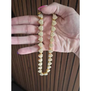 Unbranded Women's Gold and White Jewellery thumbnail 7