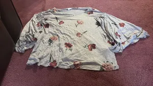 Women top Gray Size L thumbnail 1
