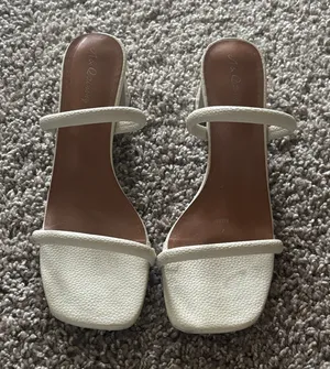 Elegant White Women's Sandals Size 7 thumbnail 1
