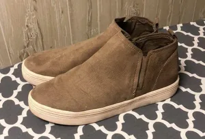 Tan Sneakers Size 12 thumbnail 1