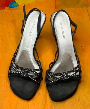 Karen Scott heels thumbnail 1